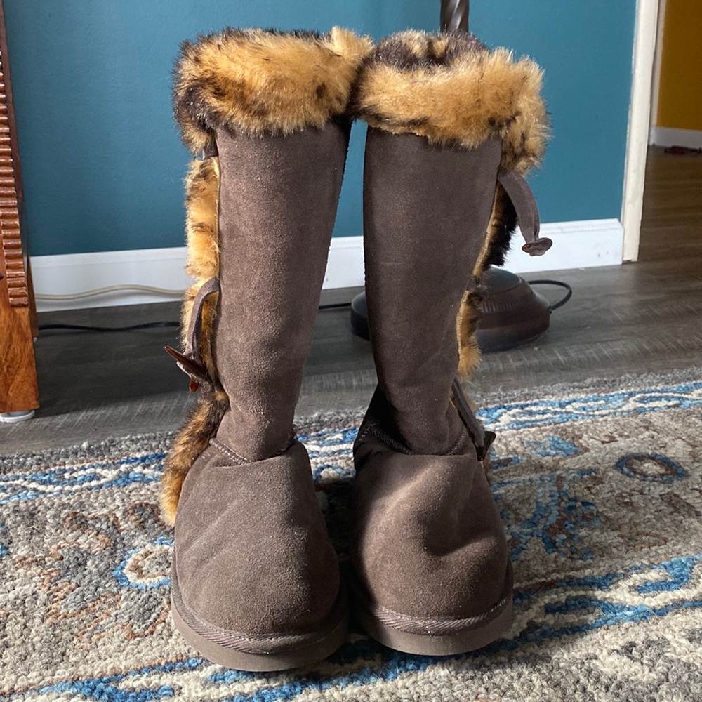 Secret Luxe Affair boots size 8 in women.